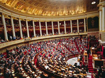 L’Assemblée adopte la défiscalisation des salaires des étudiants