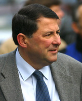 Suite à notre pétition sur les Mémoires de De Gaulle, un député interroge le ministre.