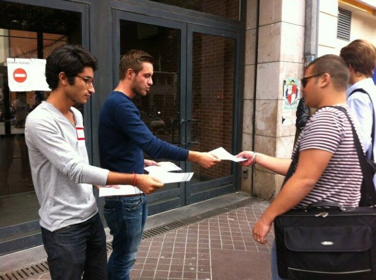 Mobilisation à la Canebière pour la bourse au mérite