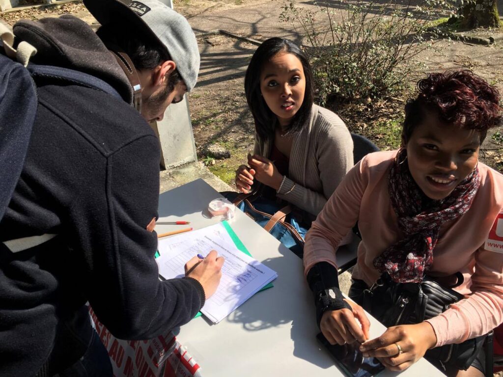 Déjà plus de 500 signatures pour la création d&rsquo;un statut d&rsquo;étudiant salarié et on continue !