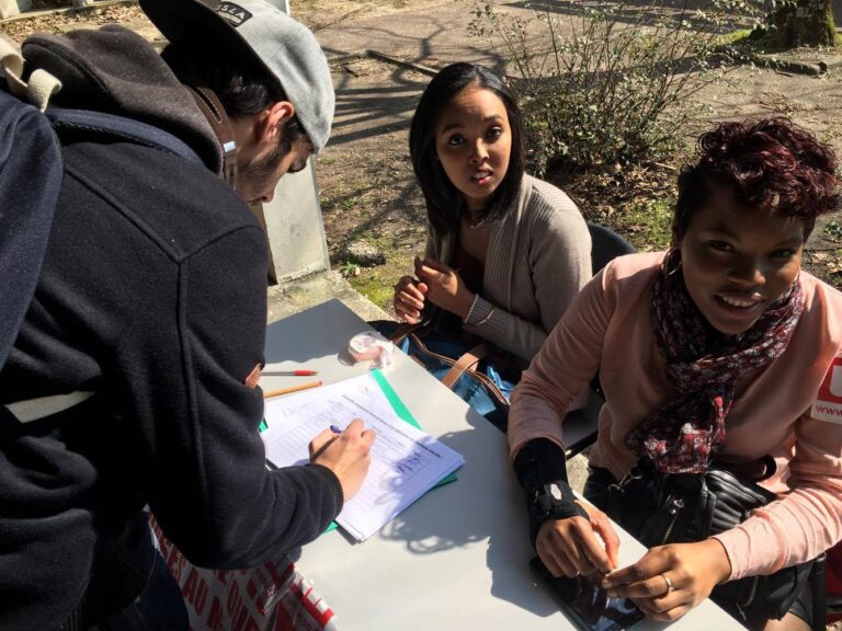 Déjà plus de 500 signatures pour la création d&rsquo;un statut d&rsquo;étudiant salarié et on continue !