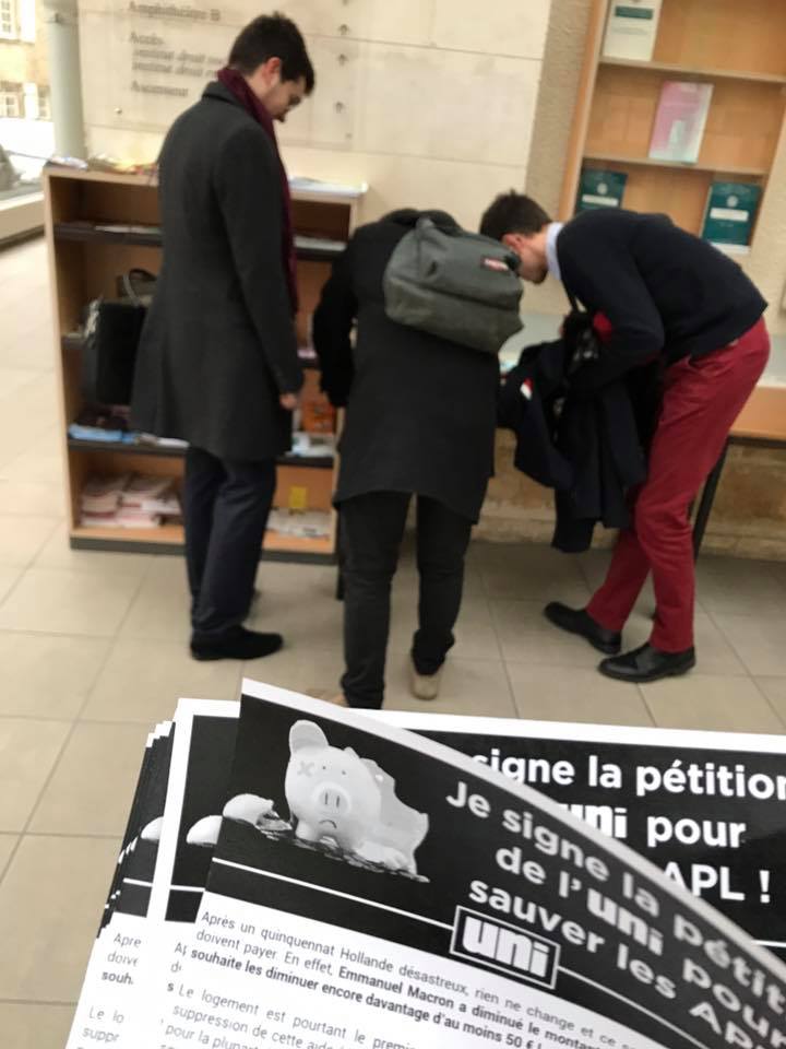 A la rencontre des étudiants pour sauver les APL !