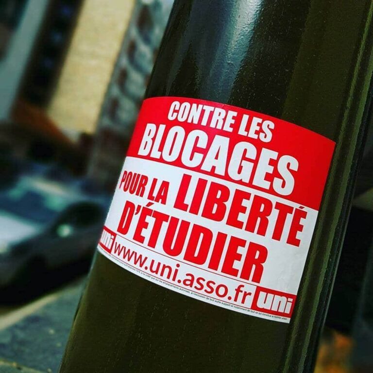 CONTRE LE BLOCAGE DE L&rsquo;HOTEL FUME !