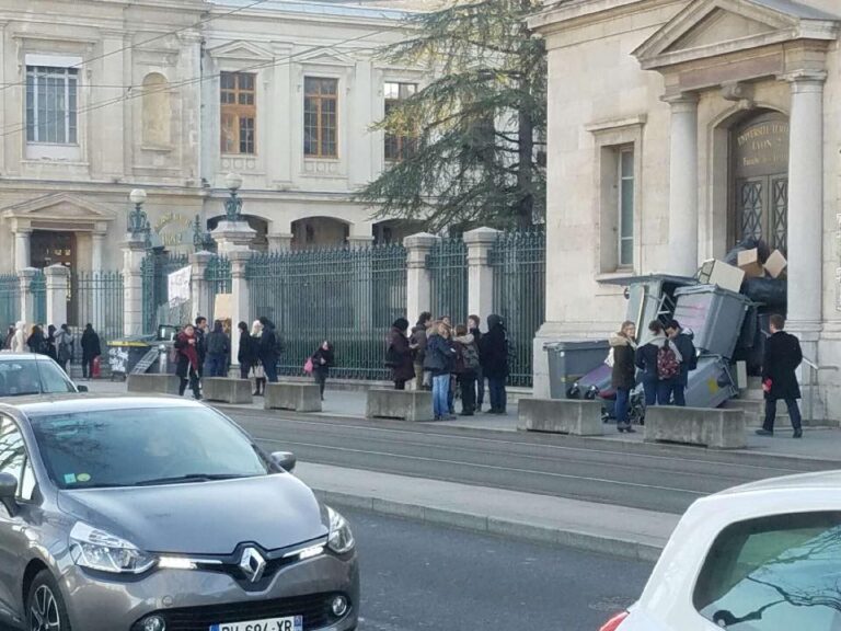 Blocage à Lyon 2