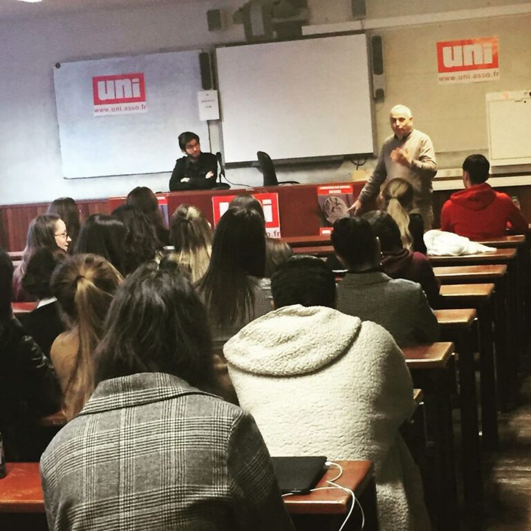 Première conférence sur la profession de notaire