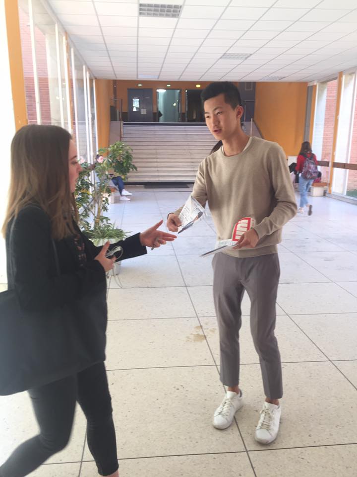 Tractage pour notre conférence avec Aurélien Pradié