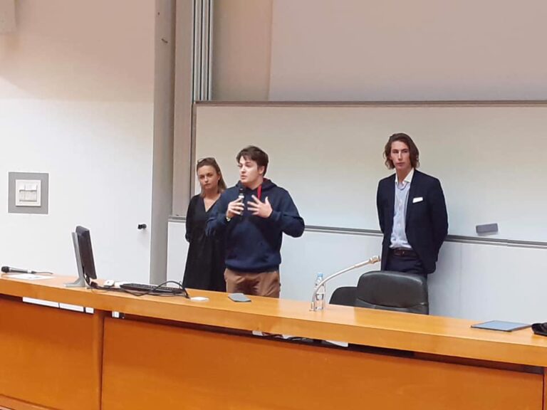 L&rsquo;UNI Tours présente pour accueillir les nouveaux étudiants