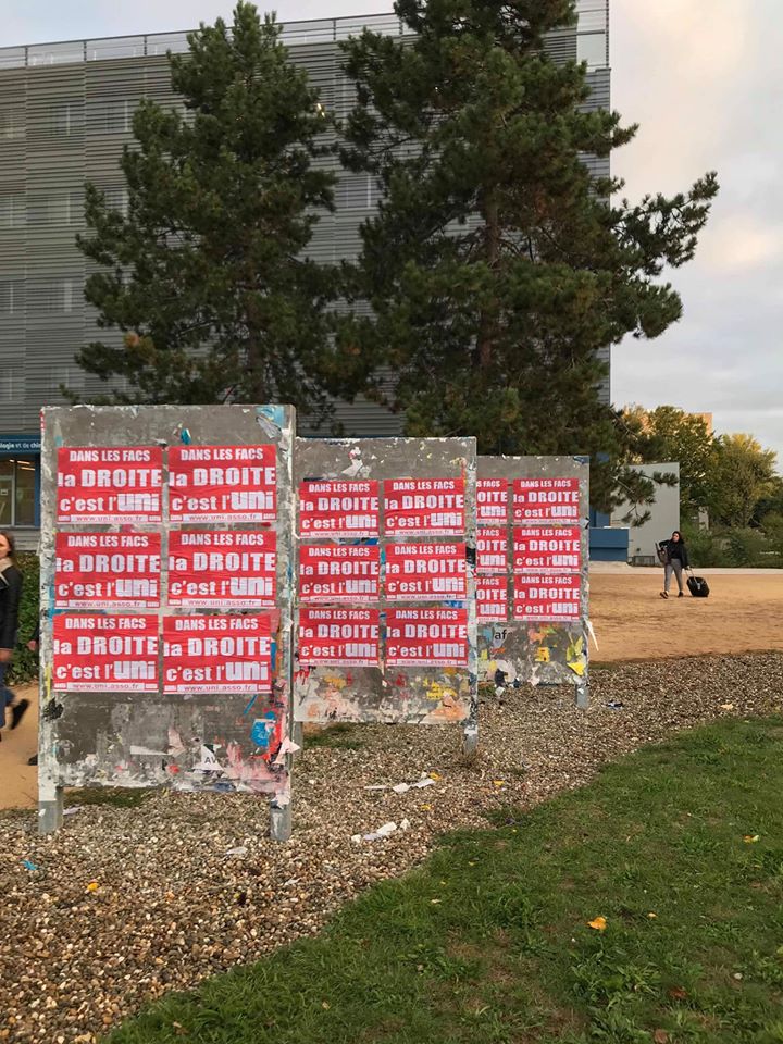 Collage dans les facs la Droite c’est l’UNI !