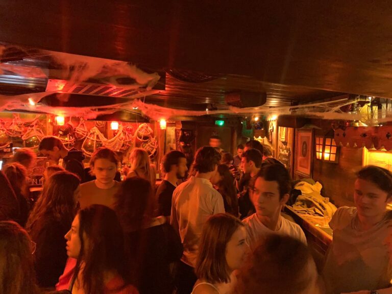 Première soirée de l&rsquo;UNI Aix-Marseille au Barberousse