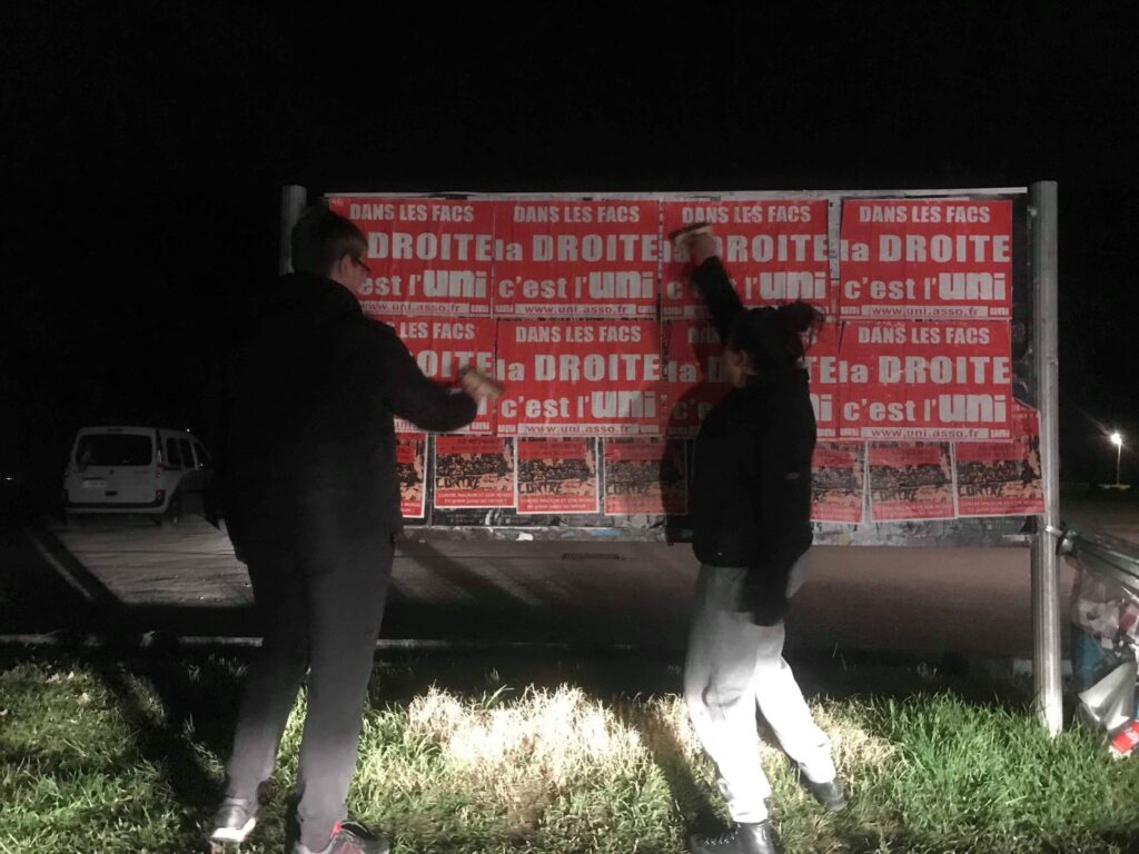 Nuit de collage à Grenoble