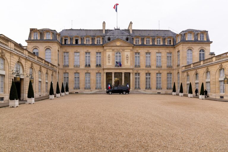 Note de l’Élysée : Dos au mur, Macron doit sanctionner l’UNEF !