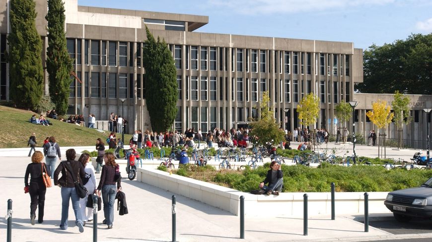 CONTRE le wokisme, l&rsquo;écriture inclusive et la censure, j&rsquo;interpelle les candidats à la présidentielle en signant la pétition !