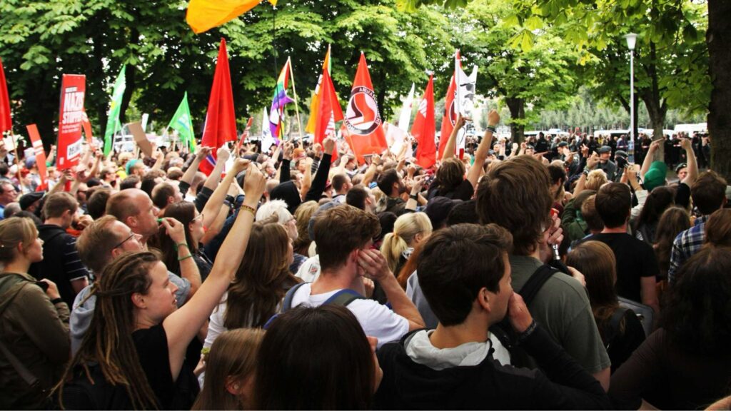 Marche du 22 mars : la France insoumise appelle les antifas à investir les rues !